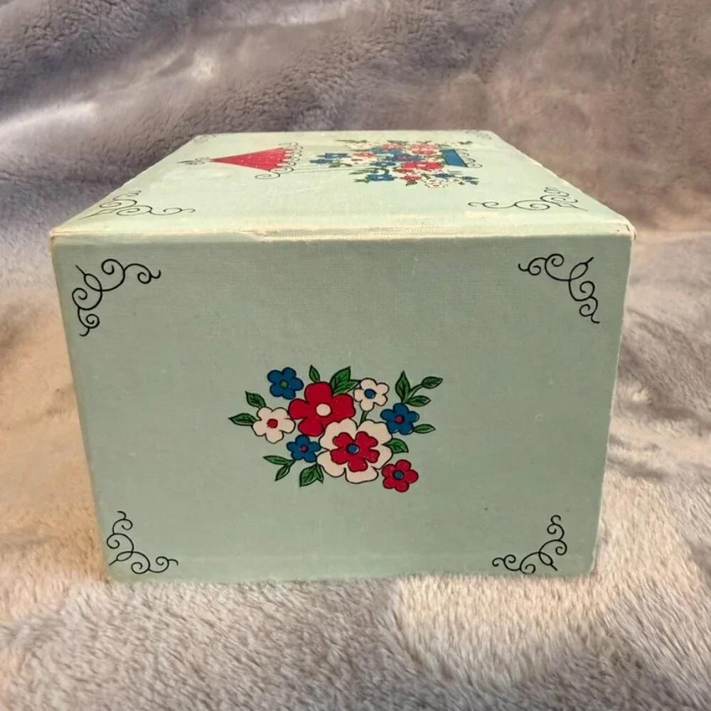 Vintage 1967 Dan-Dee Imports Cardboard Keepsake Jewelry Box 3-Drawer Floral